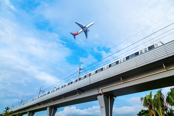 高架轨道列车及室外线路雷电风险场景 高架轨道列车及室外线路雷电风险场景